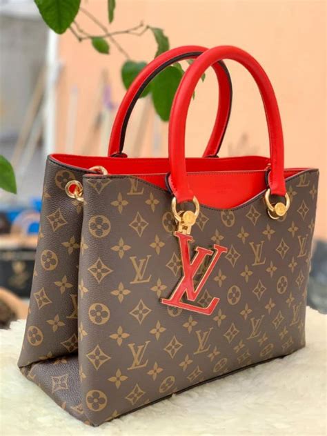 louis vuitton sacoche rouge|vente de sac louis vuitton.